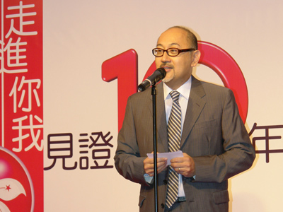 香港点心电视有限公司董事/行政总裁司徒杰先生在酒会上致辞。