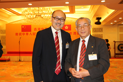 司徒杰先生和中总永远荣誉会长林广兆先生。