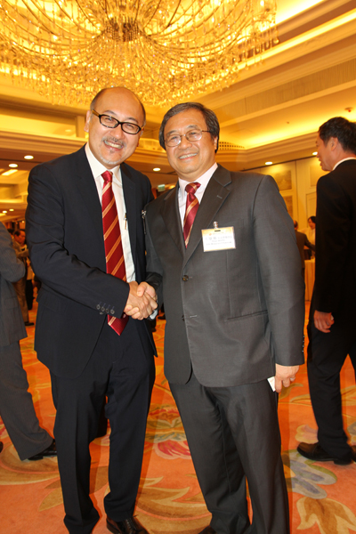 司徒杰先生和中总永远荣誉会长王敏刚先生有开发文化产业的共同兴趣和志向。