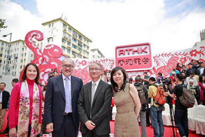 由左至右:点心卫视公共事务部总监戚山宁小姐,司徒先生,香港电台副广播处长戴健文先生,庄漪女士。
