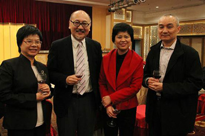 由左至右:林卫平小姐,司徒杰先生,广州市委宣传部副部长叶敏小姐,陆晓丹先生。