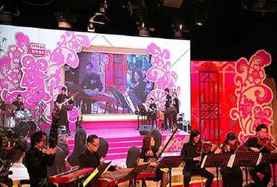 中西合璧美乐赢得全场掌声。