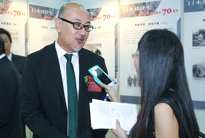 司徒先生于现场接受采访