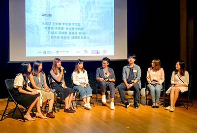 青年艺术家分享展览作品和背后创作理念(从左至右:吴靖雯、王丽童、李嘉宝、孔铭茵、李浩延、林加惠以及苏嫚玲)