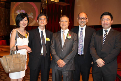 从左至右:点心卫视营业及市务部副总裁黄美玲小姐,香港资深传媒人钟一鸣先生,林润垣先生,司徒杰先生,香港无线电视国际业务部总监李德基先生